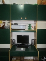 Продам детскую стенку зеленого цвета в комплекте шифоньер, книжные полки, парта  - Изображение #2, Объявление #570236
