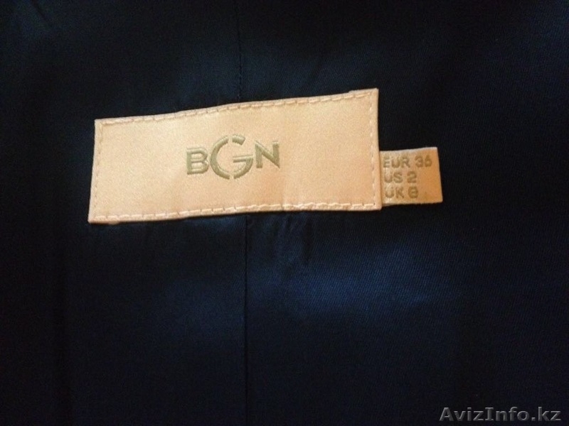 Продаю фирменный женский брючный костюм - Изображение #3, Объявление #1600181